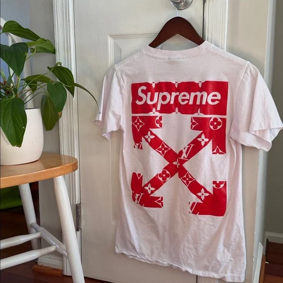Supreme White Tee with Red Box Logo and Graphic Bear - Picture 4 of 4